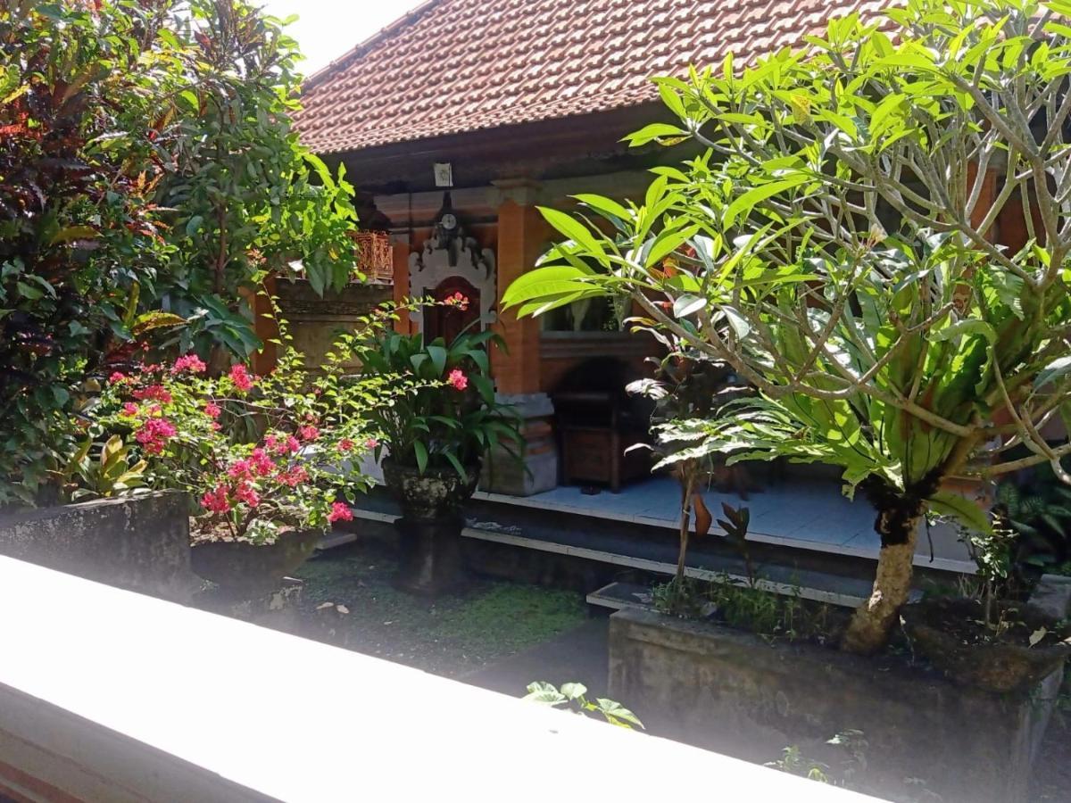 Family Guest House Ubud Exteriör bild