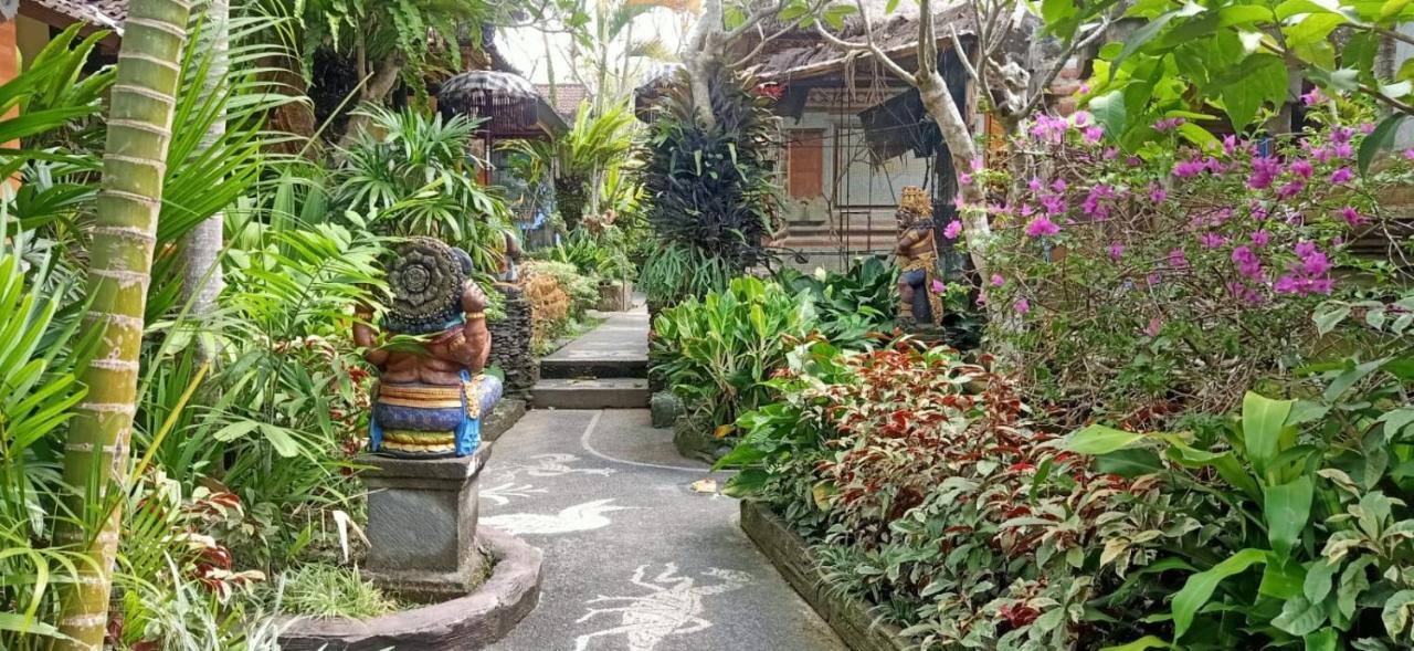 Family Guest House Ubud Exteriör bild